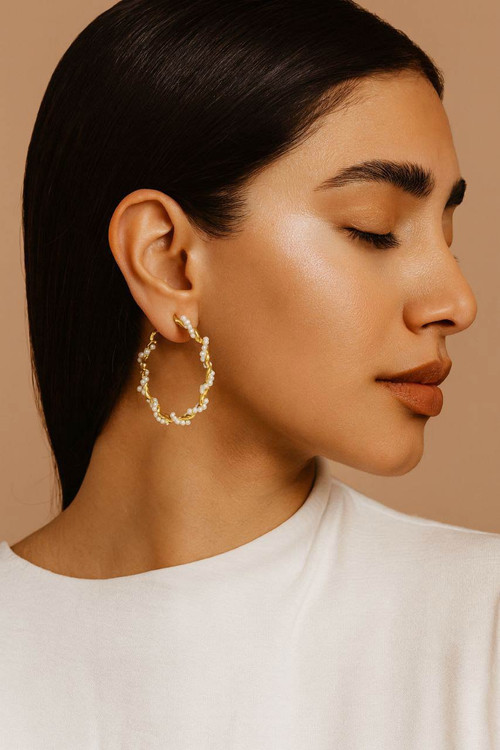 گوشواره حلقه مروارید بافت با جلوه لوکس