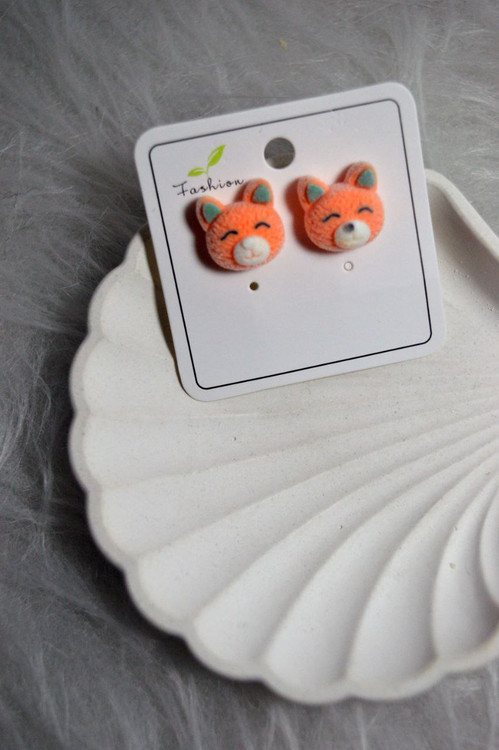 گوشواره میخی طرح صورت روباه با بافت نرم مخملی