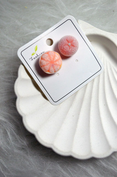 گوشواره میخی طرح نارنگی مخملی