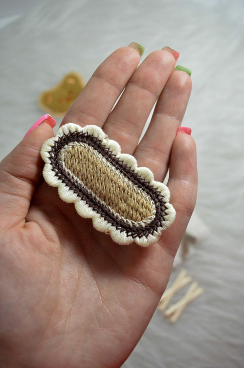 سنجاق سر مستطیلی نمدی