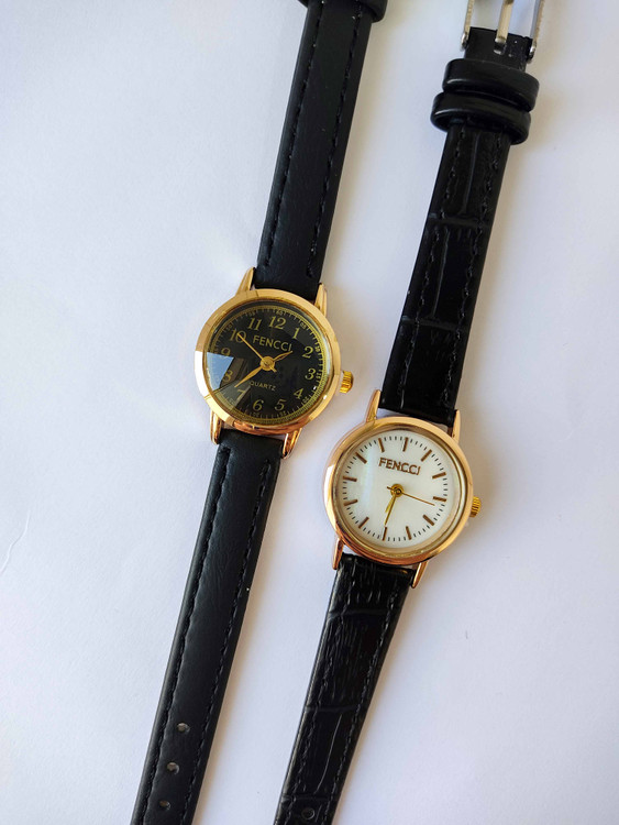 ساعت زنانه صفحه مشکی و صفحه سفید