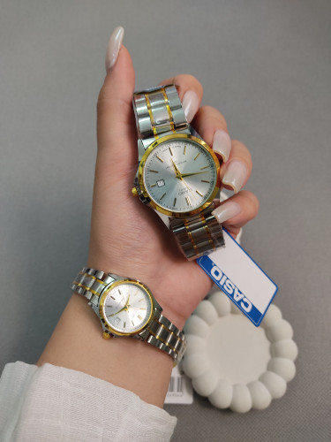 ساعت ست زنانه و مردانه نقره ای طلایی کاسیو