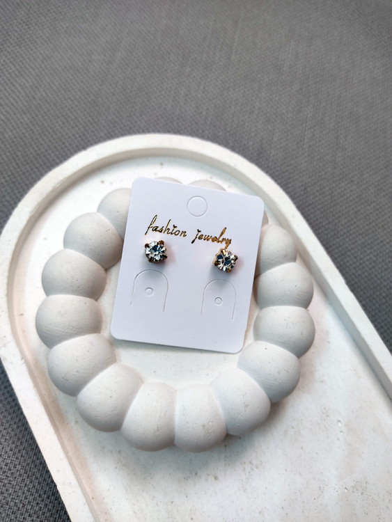 گوشواره طلایی نگین دار