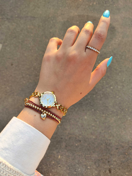 ست اکسسوری زنانه آوینا شامل ساعت زنجیری طلایی، دستبند 3تایی و انگشتر ظریف تنیسی