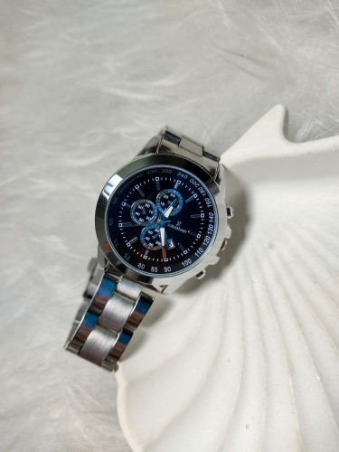 ساعت مچی زنانه نقره ای با صفحه مشکی