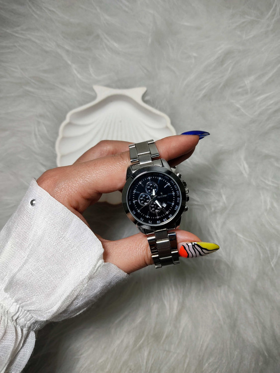 ساعت زنانه صفحه مشکی بند فلزی