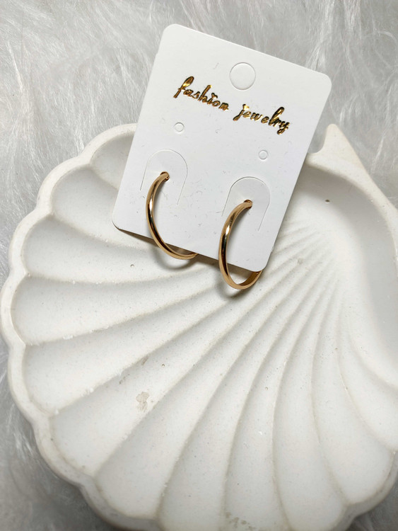 گوشواره مینیمال زنانه طلایی سبک ساده