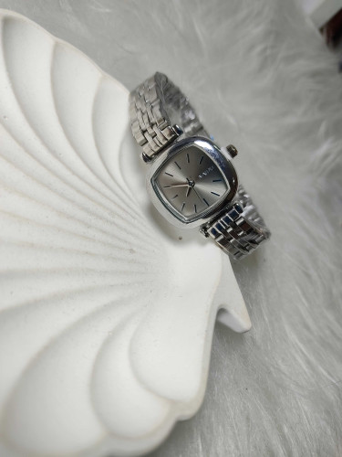 ساعت زنانه استیل صفحه مربعی نقره ای