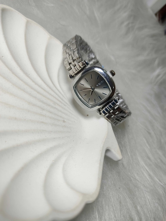 ساعت زنانه استیل صفحه مربعی نقره ای